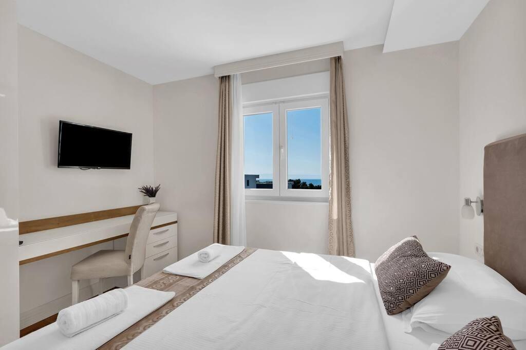 Apartment Hrvoje -Nur 50M Bis Zum Meer - Makarska Exklusiv Promajna Exterior photo