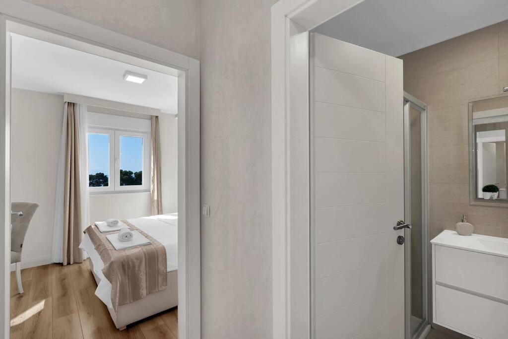 Apartment Hrvoje -Nur 50M Bis Zum Meer - Makarska Exklusiv Promajna Exterior photo